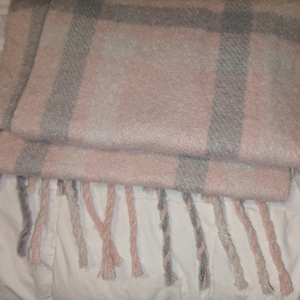 🩷 🩶 Pale Pink & Gray Plaid Wide & Long Cozy Scarf, Wrap, Shawl - Picture 2 of 9